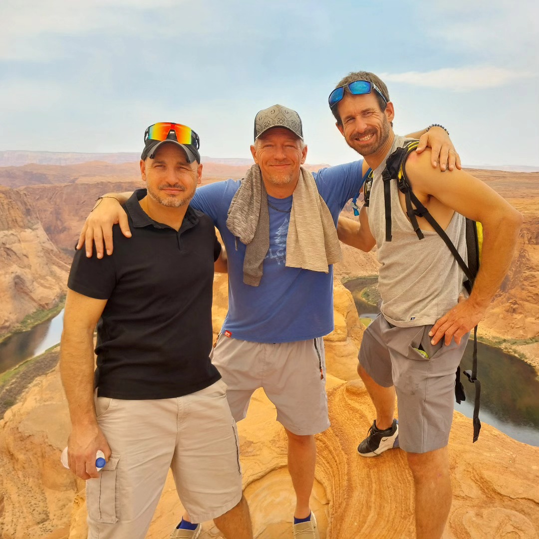 ☆ Escape the Scroll, Find Your Soul ☆

Book your summer vacation now ✨️ 😎 🏜 at Liberty Vacation Rentals and see Horseshoe Bend, Zion Canyon, Antelope Canyon, Lake Powell and more.

Mention code HORSESHOE10 in your booking request and we'll take 10% off.  Multi night discounts also apply.

👉  Www.airbnb.com/p/LVR

#utah #arizona #lakelife #fun #summer2025 #vacation #travel #horseshoebend #hiking #lakepowell #lvr #lakepowelllife #summer #airbnb 
#🏡 #🌞 #🏜 

#📸 @vern_ender @flix220 @youtubeutah